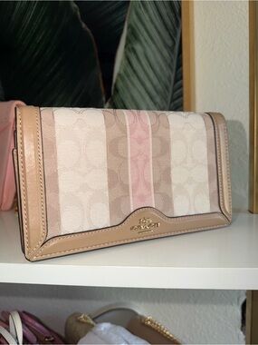 🌸 COACH Anna Foldover Crossbody Clutch Wallet C8754 Signature Jacquard Pink